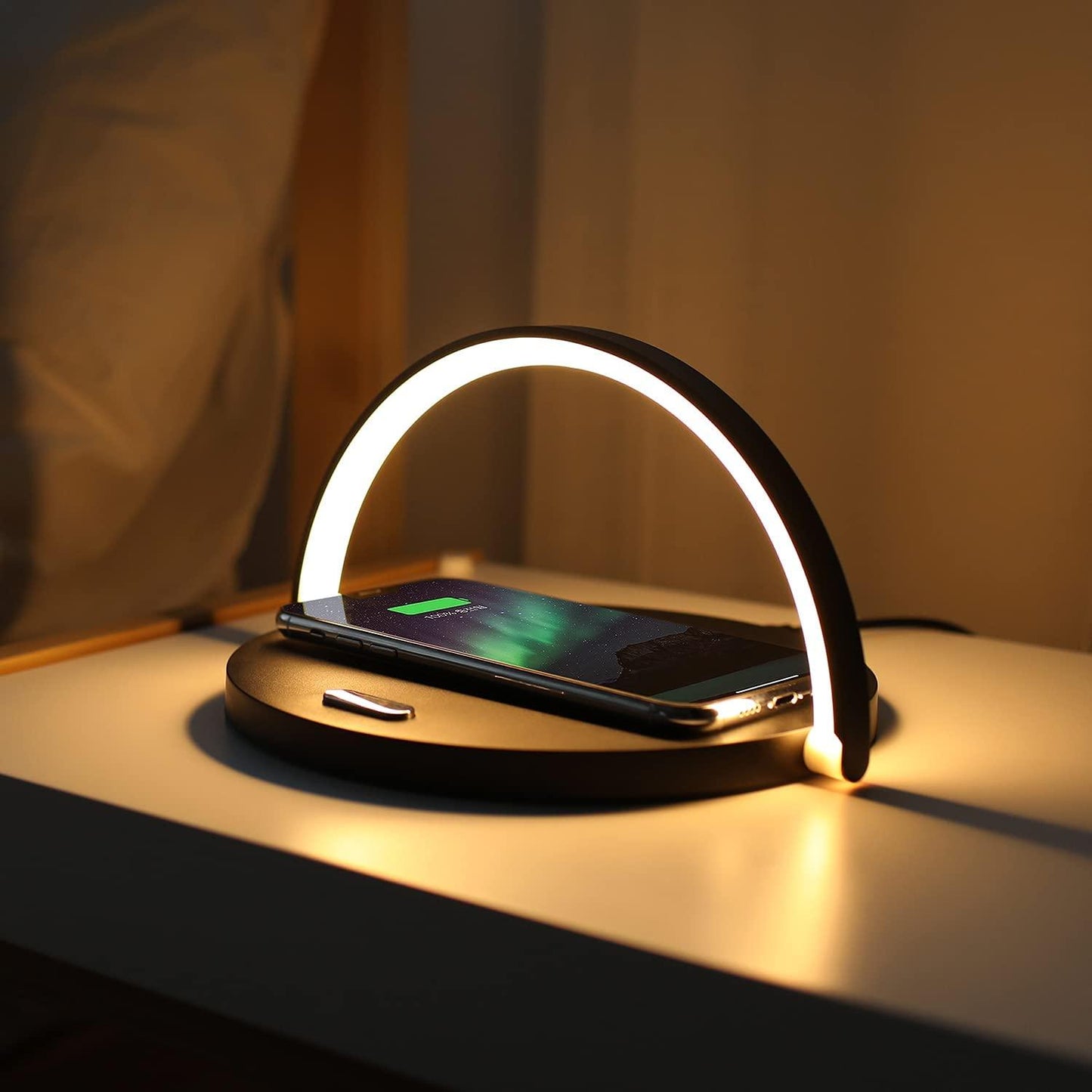 ChargeGlow – Draadloze Oplaadlamp voor Stijlvolle Verlichting en Opladen in Eén