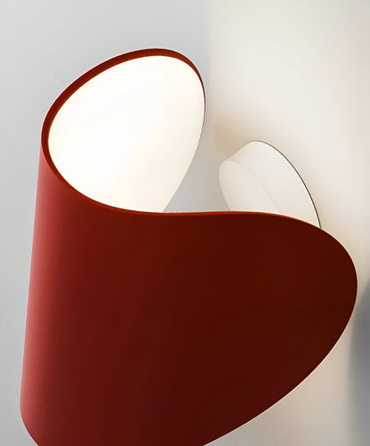 Twist Wandlamp - Roterende Metalen Kandelaar met Elegante Curve