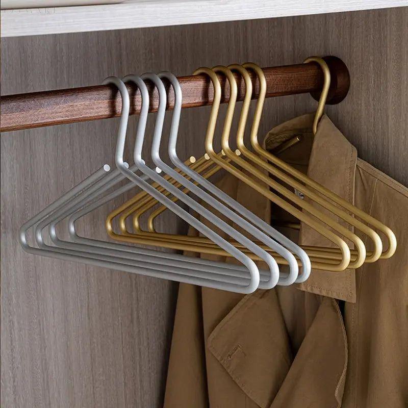 Luxe Anti-Slip Kledinghanger - Stijlvolle Massieve Matte Kleerhangers Voor Langdurig Gebruik - (5 per set)