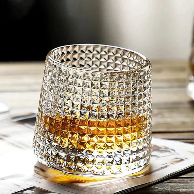 CrystalWave – Luxe Whiskyglas met Elegante Golven