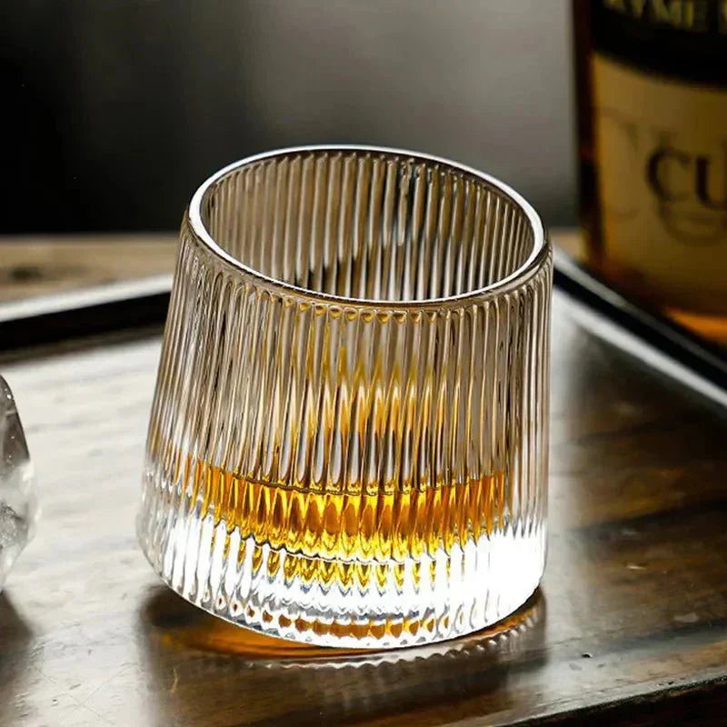 CrystalWave – Luxe Whiskyglas met Elegante Golven