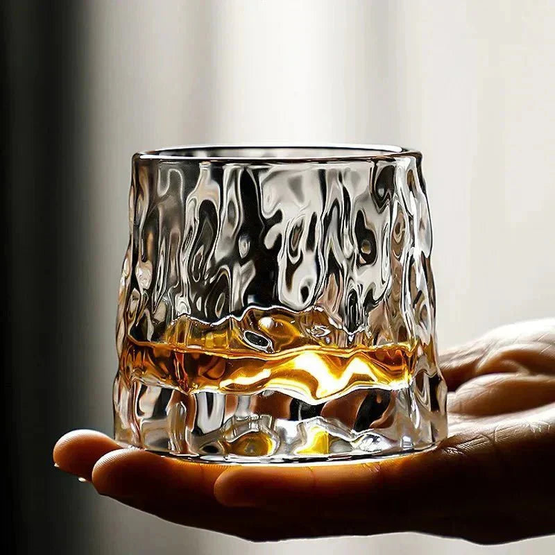 CrystalWave – Luxe Whiskyglas met Elegante Golven