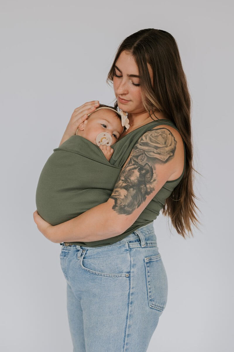 EasyHug voor baby's - Het innovatieve ontwerp combineert het gemak van een t-shirt met de functionaliteit van een draagzak